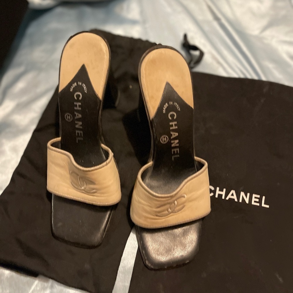 Chanel Women's Cream Mules